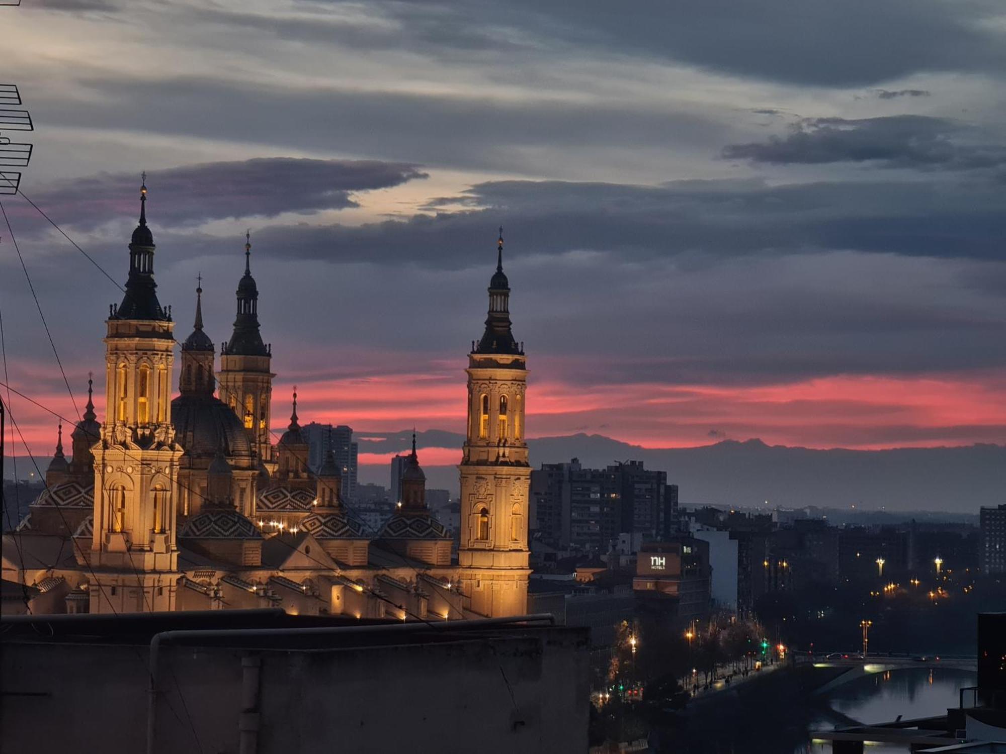 萨拉戈萨El Mirador Del Pilar - Parking Y Vistas A La Basilica公寓 外观 照片